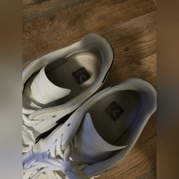 Veja Men's White and Black V_10 Leather Sneakers 10.5 - Picture 6 of 8